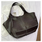 Laura’s Timeless Allure | Vintage Bag