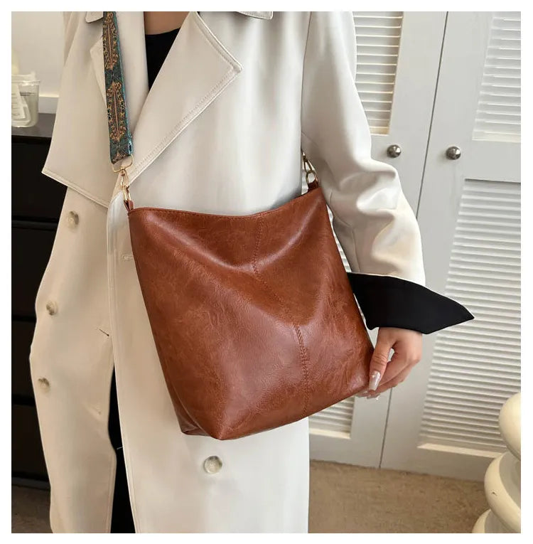 Chelsey’s Vintage Charm | Leather Shoulder Bag