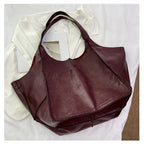 Laura’s Timeless Allure | Vintage Bag