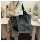 Laura’s Timeless Allure | Vintage Bag