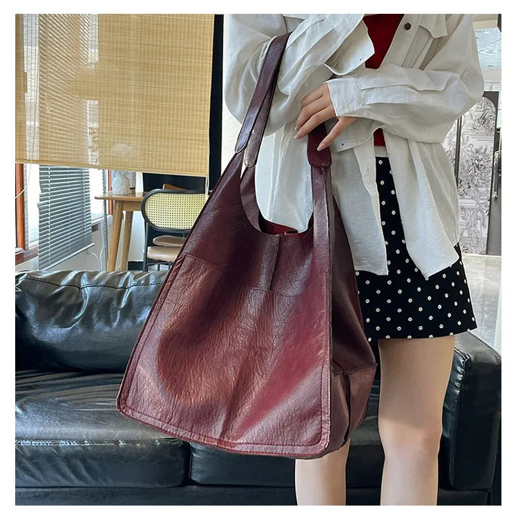 Laura’s Timeless Allure | Vintage Bag