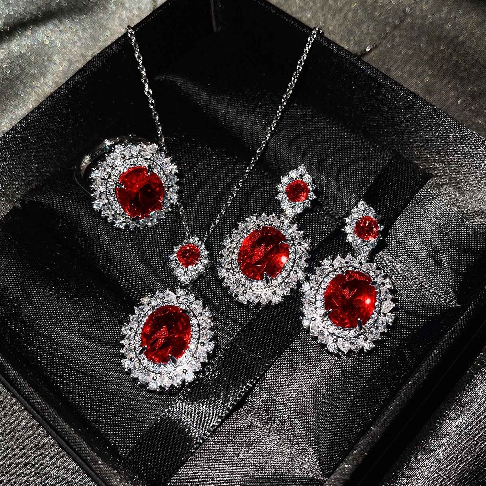 Vespera Aetherin Blau Set | White Gold