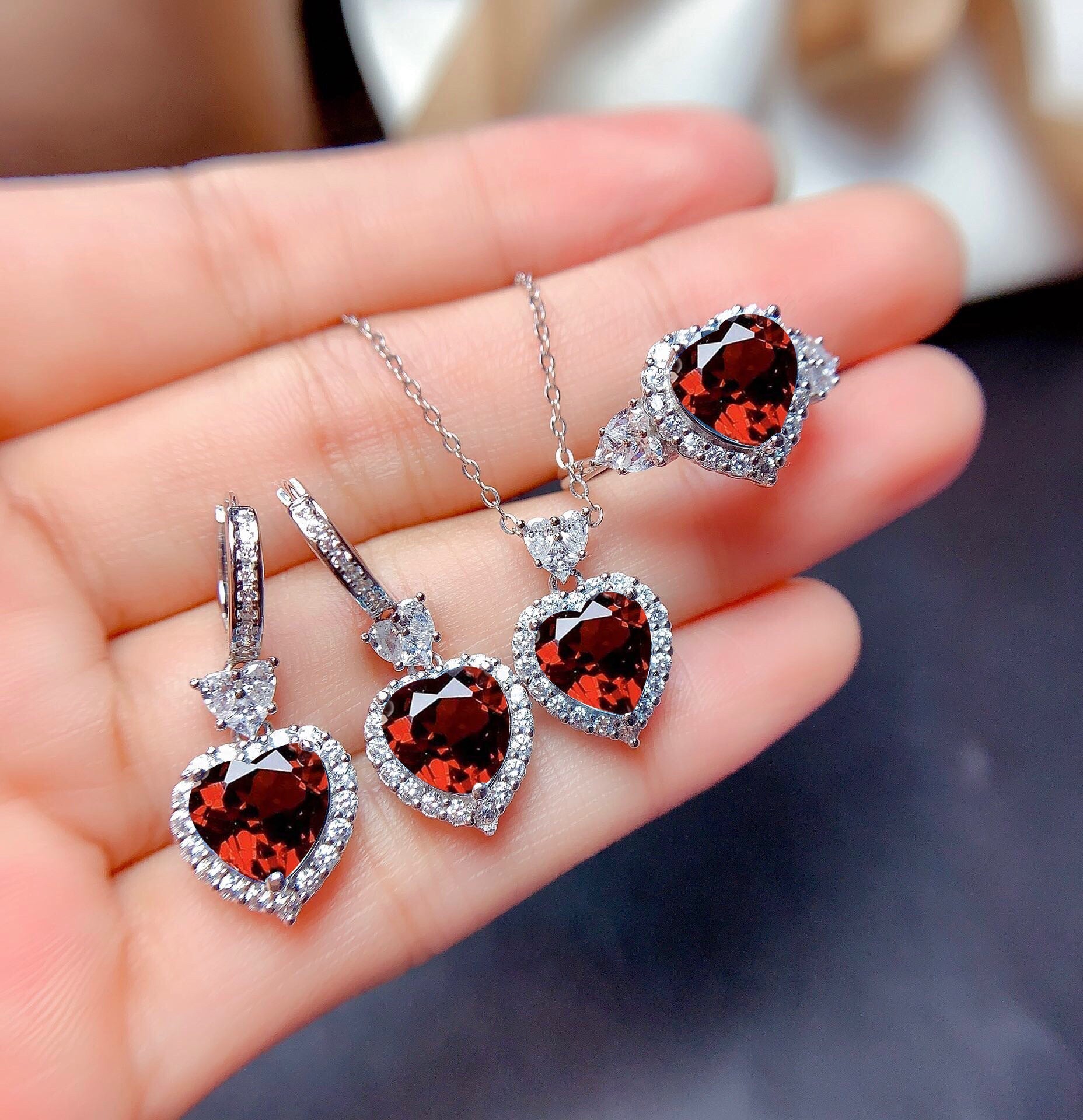 Liora Amorique Blau Set | White Gold