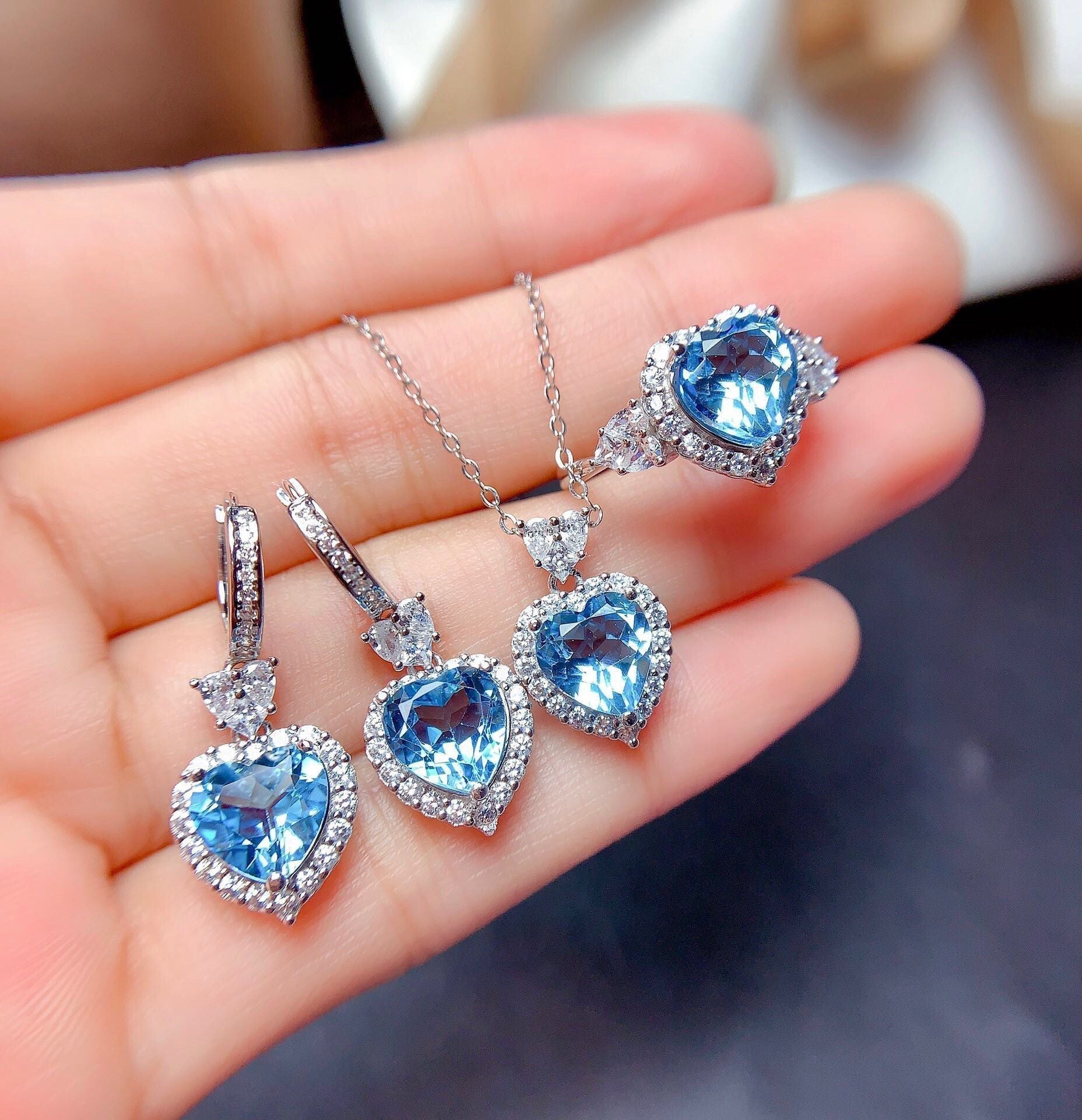 Liora Amorique Rotes Set | White Gold