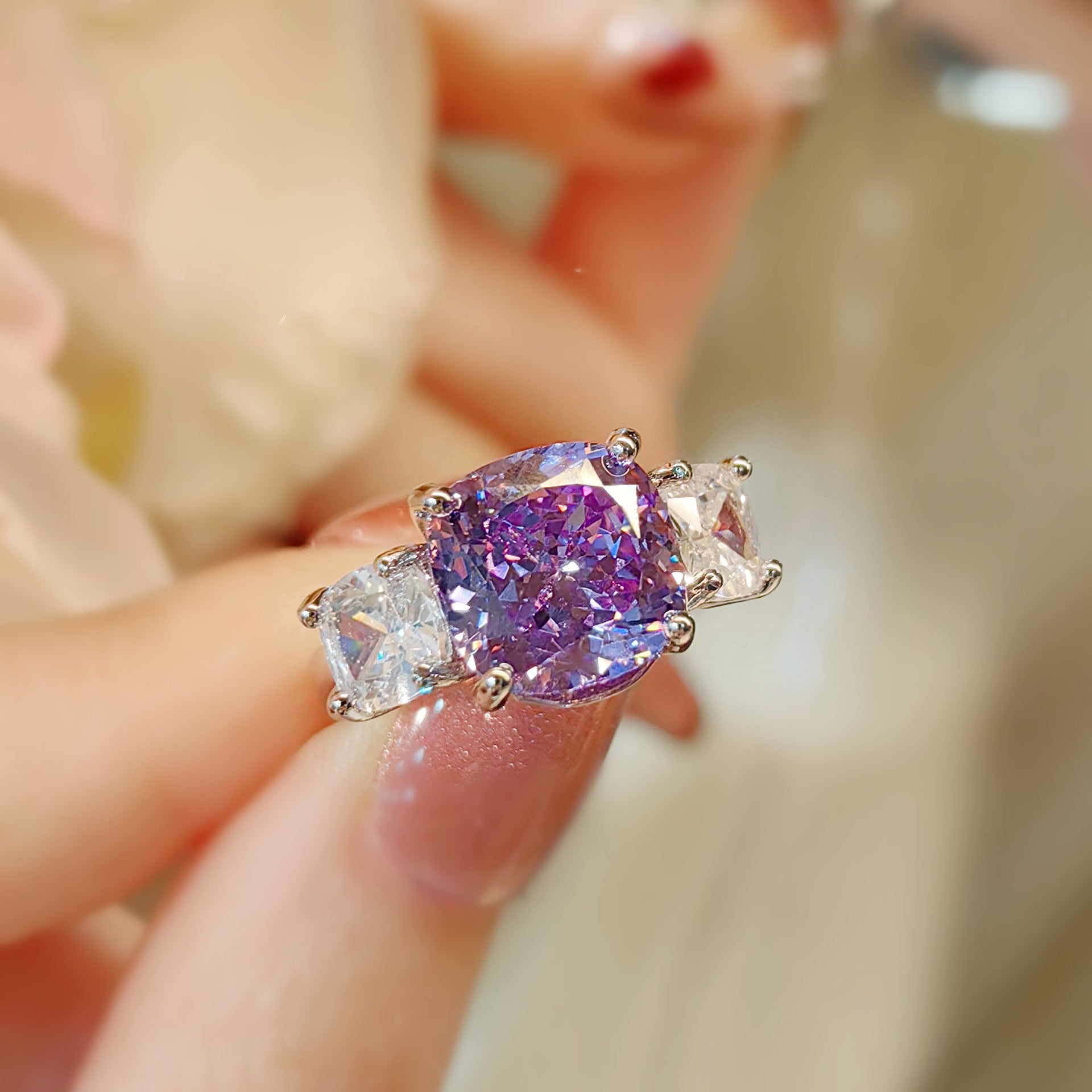 Adeline Violetta Satz | White Gold
