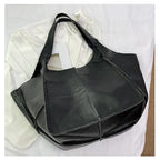 Laura’s Timeless Allure | Vintage Bag