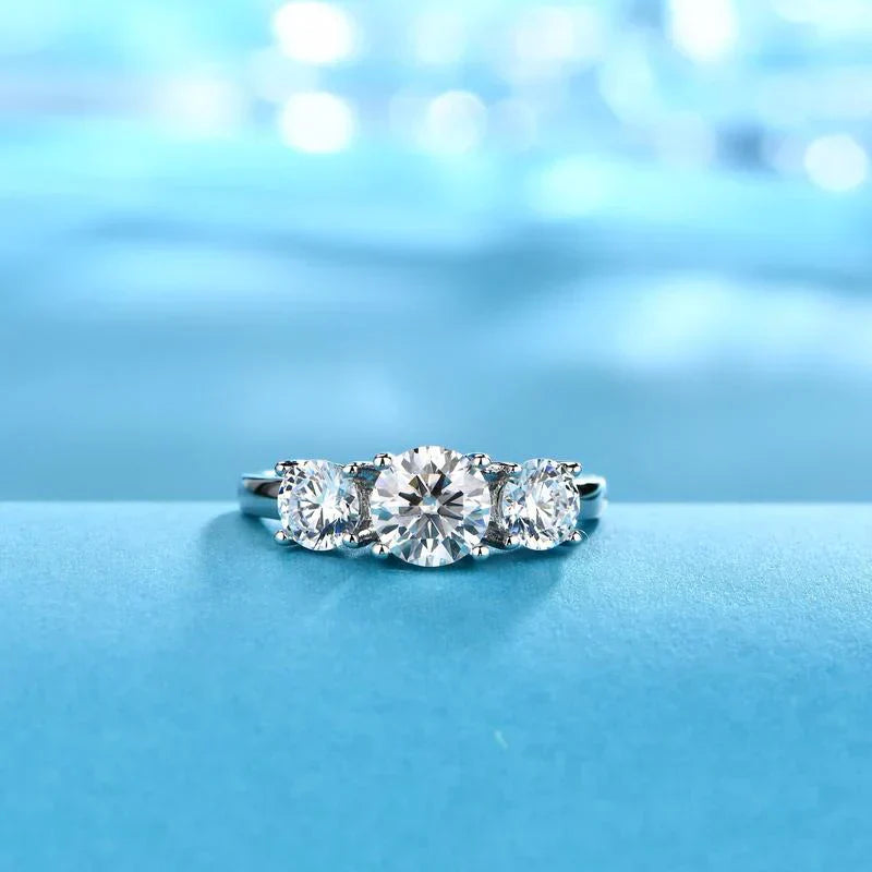 Clare Dreifach Stein Ring | White Gold