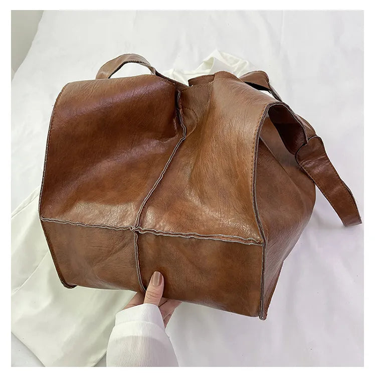 Laura’s Timeless Allure | Vintage Bag