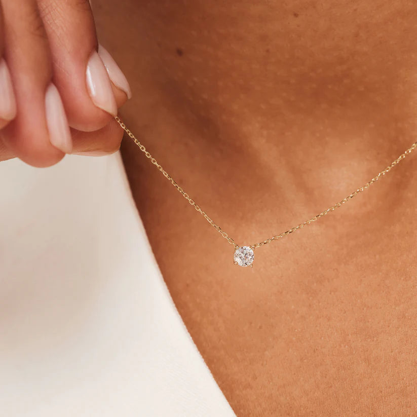 Cléa Moissanite Pendant Necklace in Gold