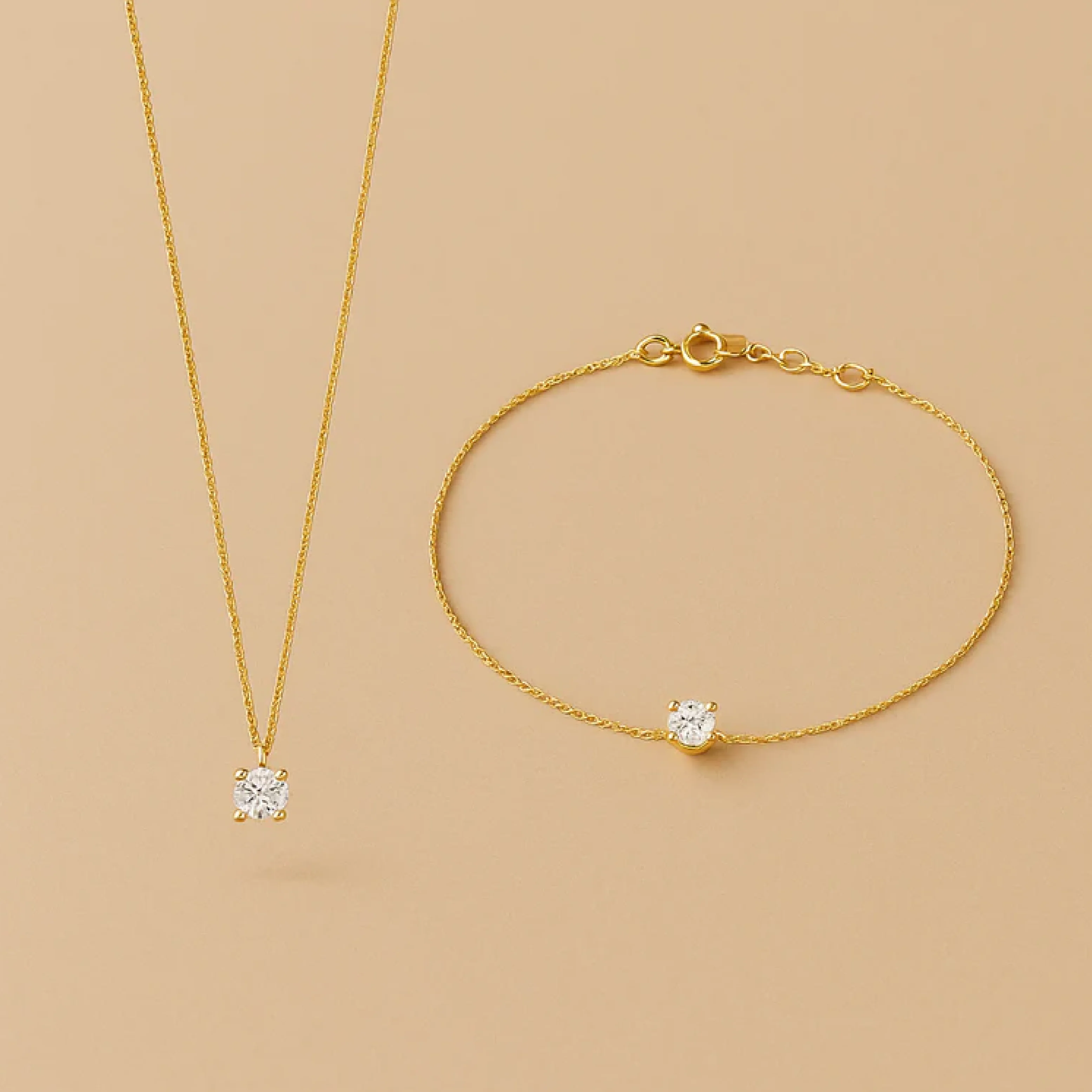 Cléa Moissanite Set in Gold